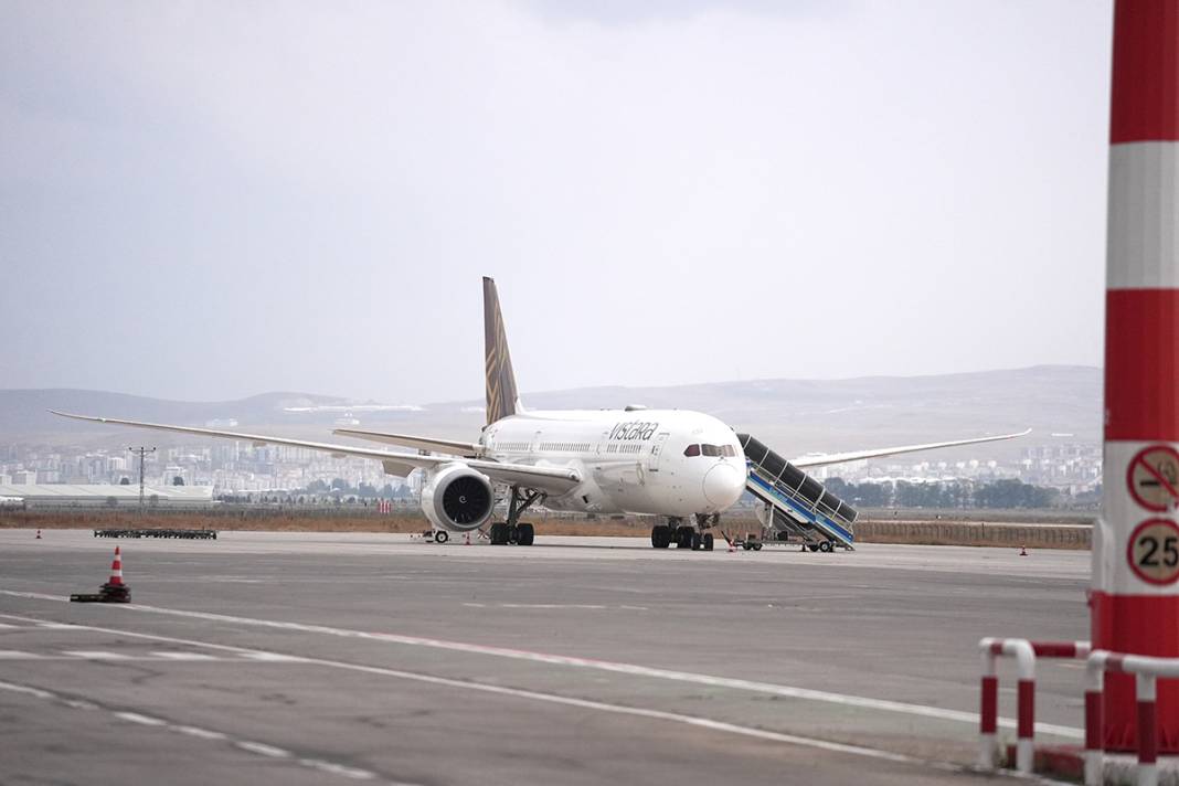 Erzurum’da zorunlu iniş yapan uçak, Hindistan’a döndü 2